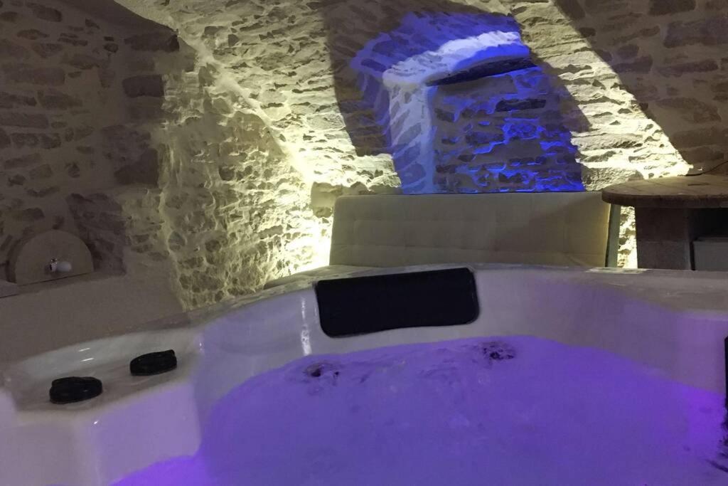Les Secrets De L'Isle Villa Luaran gambar
