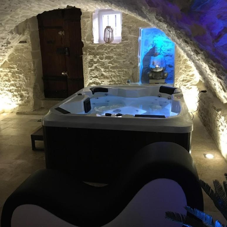 Les Secrets De L'Isle Villa Luaran gambar