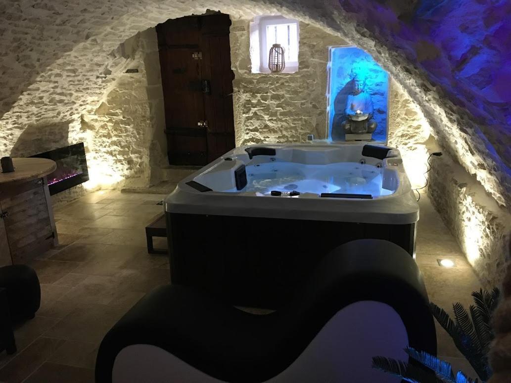 Les Secrets De L'Isle Villa Luaran gambar